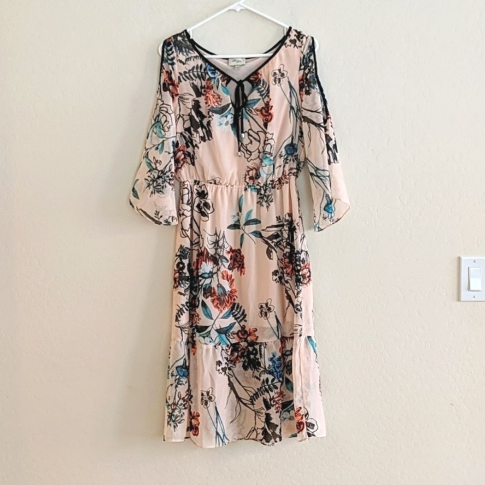 Beige by ECI Pink Floral Cold Shoulder Flowy Flute Sleeves Midi Dress - S